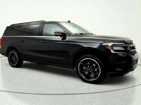 Used 2023 Ford Expedition Max Limited AWD/4WD image 3