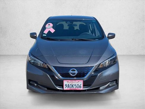 Used 2022 Nissan Leaf SV image 2