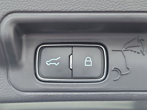 Used 2025 Ford Explorer ST-Line w/ Premium Package image 9