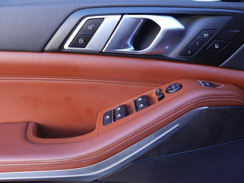 Used 2022 BMW X5 xDrive40i w/ M Sport Package image 24