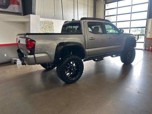Used 2019 Toyota Tacoma TRD Sport image 62