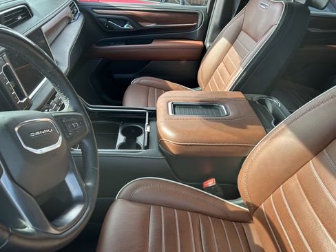 Used 2023 GMC Yukon XL Denali Ultimate w/ LPO, Floor Liner Package AWD/4WD image 11