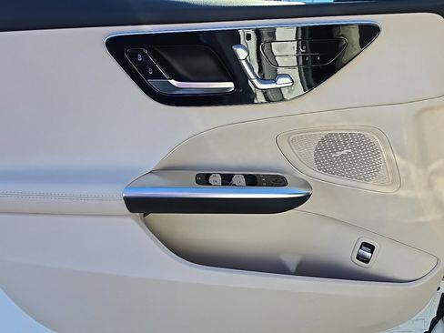 New 2026 Mercedes-Benz C 300 4MATIC image 8