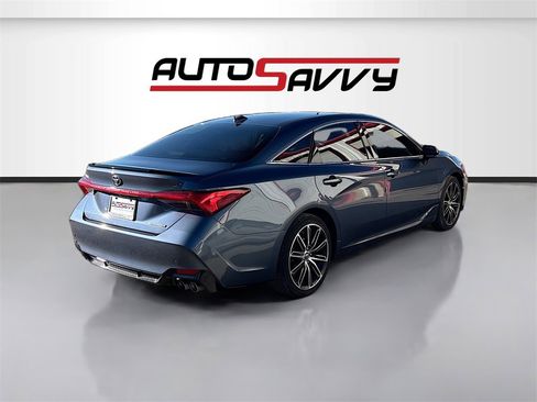 Used 2019 Toyota Avalon Touring image 7