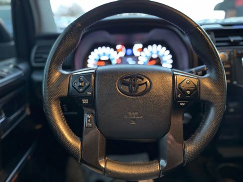 Used 2018 Toyota 4Runner TRD Off-Road image 32