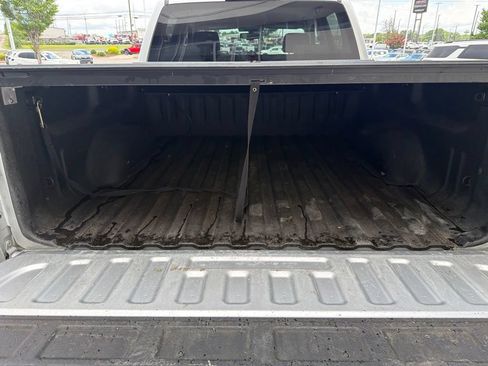 Used 2018 GMC Sierra 1500 SLT w/ SLT Premium Package AWD/4WD image 16