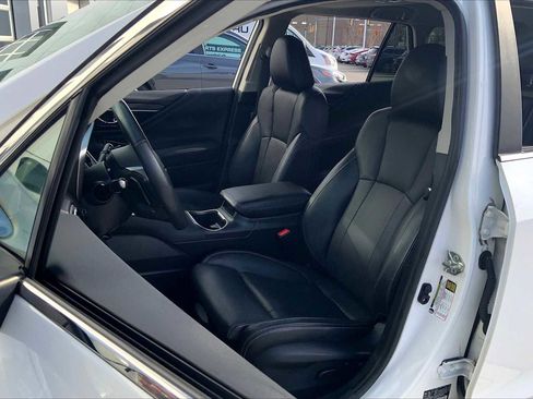 Used 2020 Subaru Outback Limited XT image 8