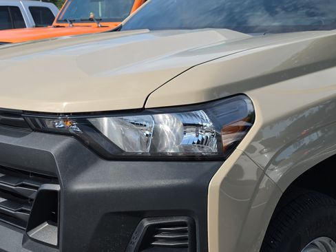 Used 2024 Chevrolet Colorado W/T RWD image 9