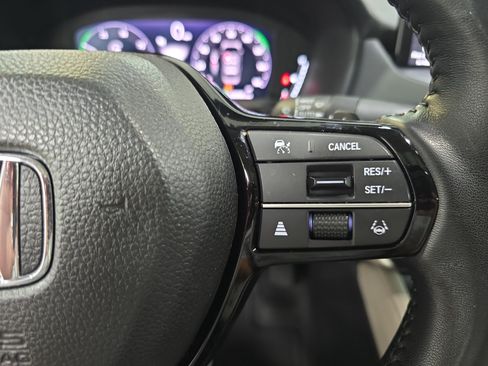Used 2024 Honda Accord Touring image 15