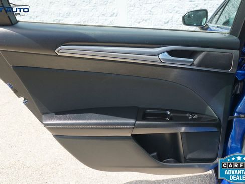 Used 2017 Ford Fusion SE FWD image 18