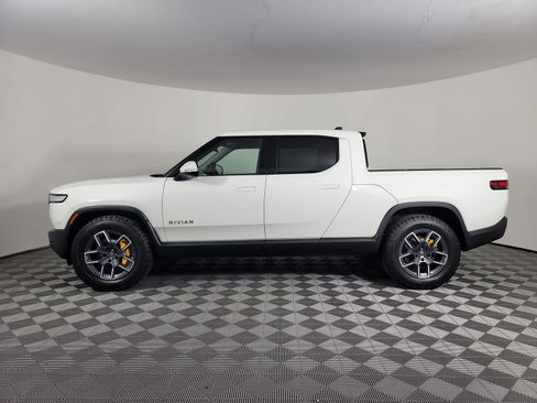 Used 2022 Rivian R1T Adventure image 2