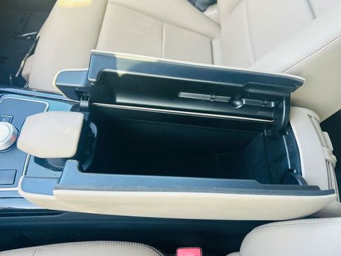 Used 2010 Mercedes-Benz E 350 Sedan image 37