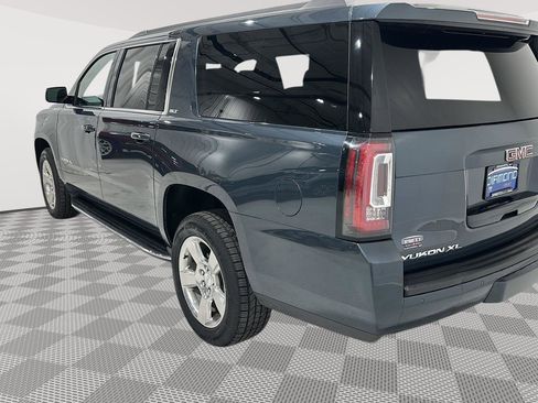 Used 2020 GMC Yukon XL SLT image 3