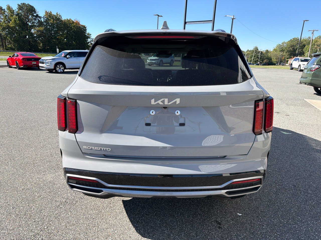 Used 2023 Kia Sorento EX w/ Panoramic Sunroof Package FWD image 8