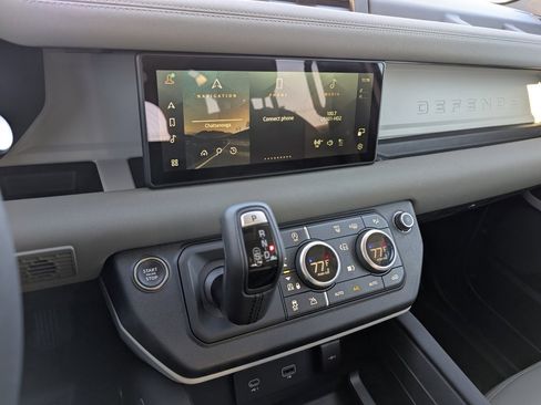 Used 2023 Land Rover Defender 110 S image 12