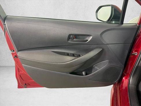 Used 2025 Toyota Corolla LE w/ Convenience Package FWD image 10