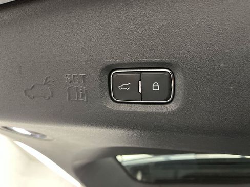 Used 2025 Ford Expedition Platinum w/ Platinum Ultimate Package AWD/4WD image 5