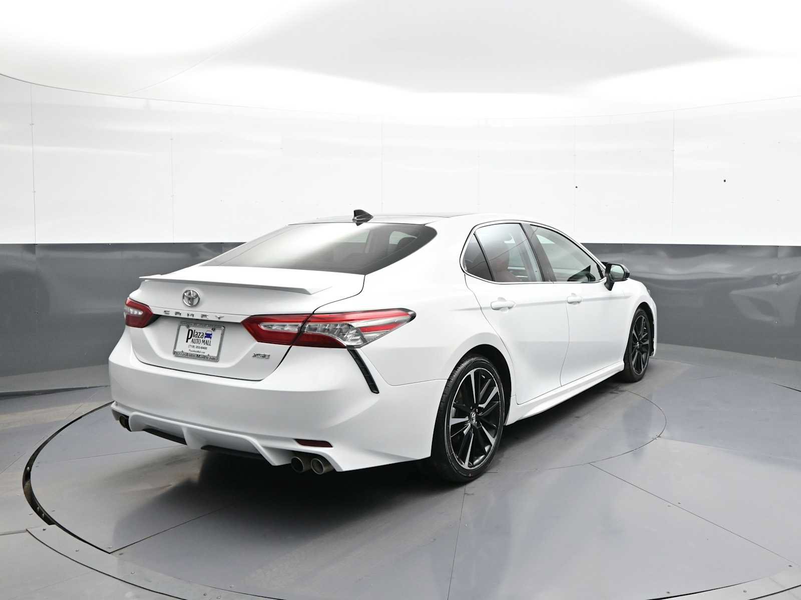 Certified 2019 Toyota Camry XSE w/ Navigation Package FWD image 5