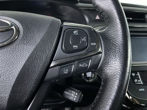 Used 2018 Toyota Avalon XLE image 25