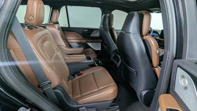 Used 2020 Lincoln Aviator Grand Touring w/ Equipment Group 302A AWD/4WD image 23
