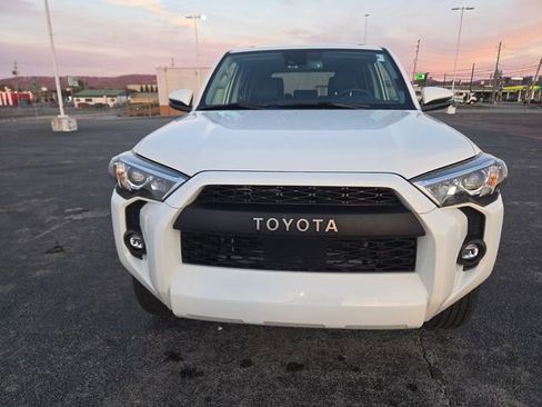 Used 2022 Toyota 4Runner SR5 Premium w/ Moonroof Package image 3