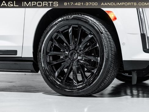 Used 2024 Cadillac Escalade Premium Luxury w/ Performance Package AWD/4WD image 39