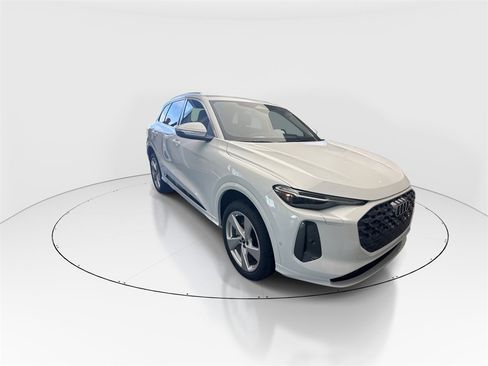 New 2025 Audi Q5 Premium Plus image 2