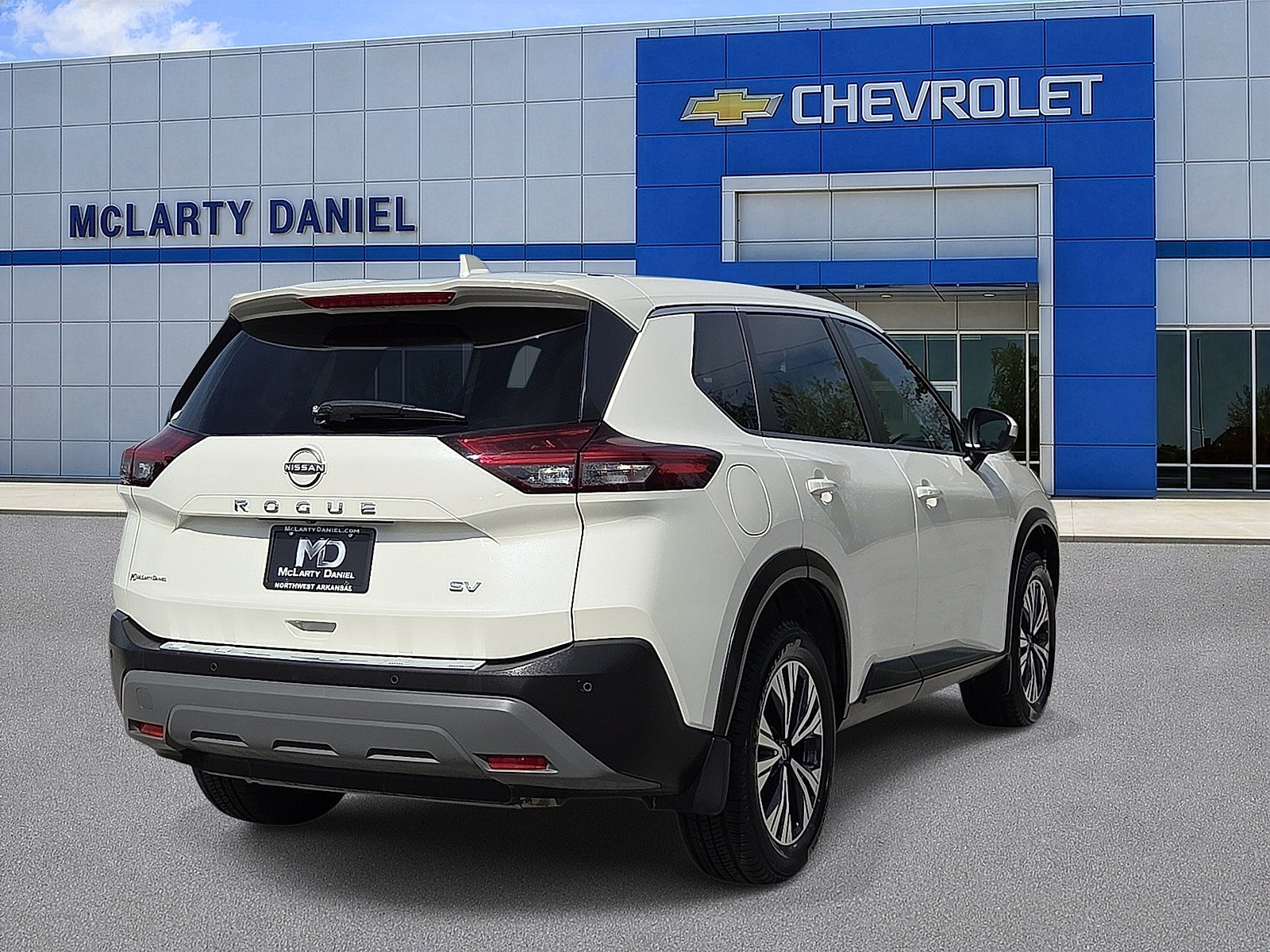 Used 2023 Nissan Rogue SV FWD image 5