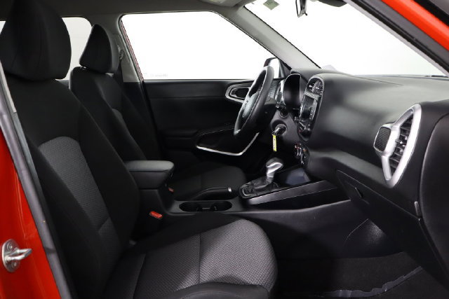 Used 2024 Kia Soul LX w/ LX Technology Package FWD image 22