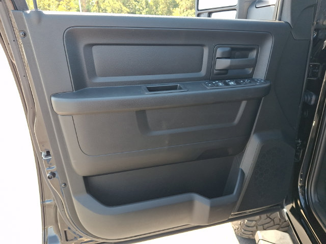 Used 2024 RAM 2500 Tradesman w/ Chrome Appearance Group AWD/4WD image 12