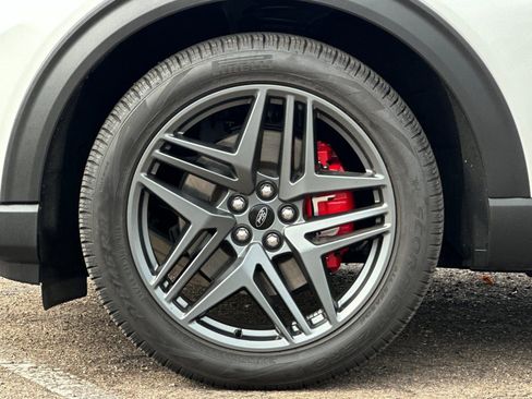 Used 2025 Ford Explorer ST image 34