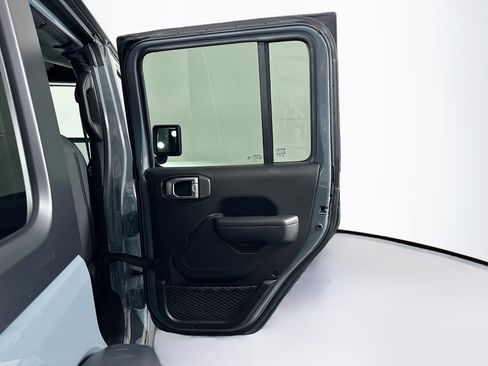 Used 2024 Jeep Wrangler Unlimited AWD/4WD image 28