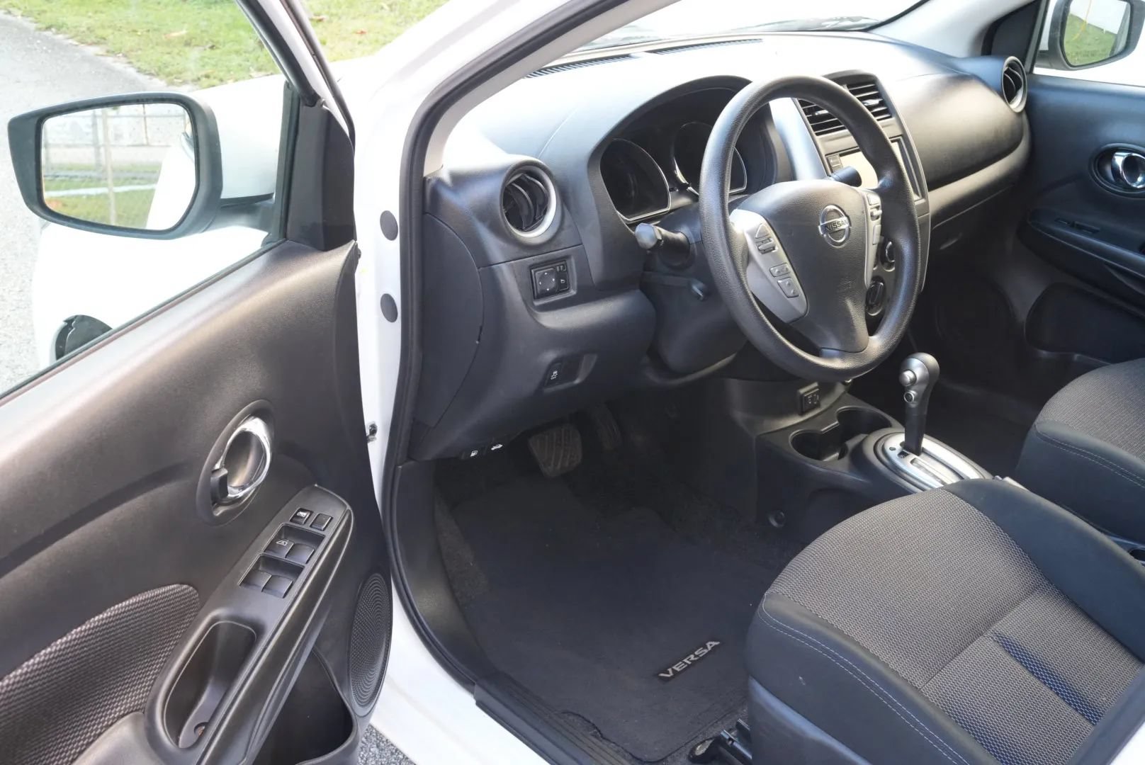 Used 2019 Nissan Versa SV FWD image 6