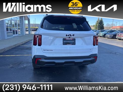 Used 2025 Kia Sorento SX Prestige w/ Olive Brown Leather Package image 8