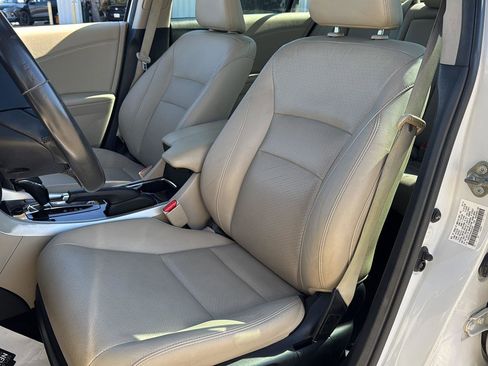 Used 2017 Honda Accord Touring image 10