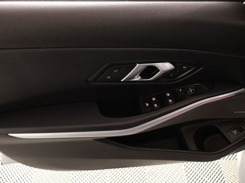 Used 2025 BMW 330i xDrive Sedan w/ M Sport Package image 17