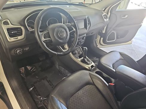 Used 2019 Jeep Compass Latitude w/ Cold Weather Group AWD/4WD image 15