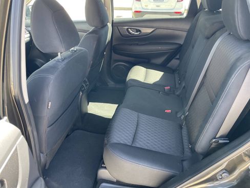 Used 2017 Nissan Rogue SV AWD/4WD image 14