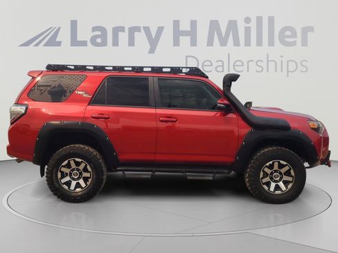 Used 2021 Toyota 4Runner TRD Off-Road Premium w/ Moonroof Package AWD/4WD image 6
