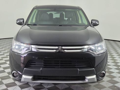 Used 2015 Mitsubishi Outlander GT AWD/4WD image 2