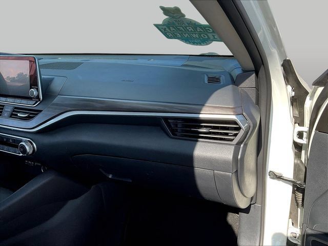 Used 2025 Nissan Altima 2.5 SV FWD image 26