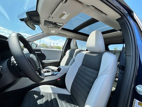 New 2025 Mitsubishi Outlander SE image 7