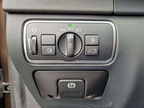 Used 2017 Volvo V60 T5 Cross Country Platinum image 10