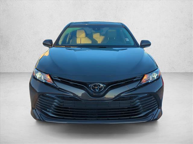 Used 2018 Toyota Camry LE w/ Convenience Package FWD image 2