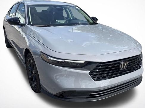 Used 2025 Honda Accord SE image 5