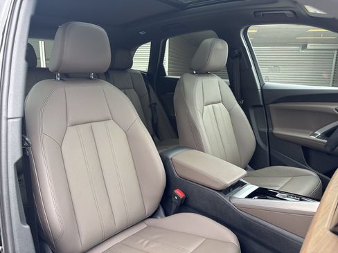 Certified 2025 Audi Q5 Premium w/ Convenience Package AWD/4WD image 16