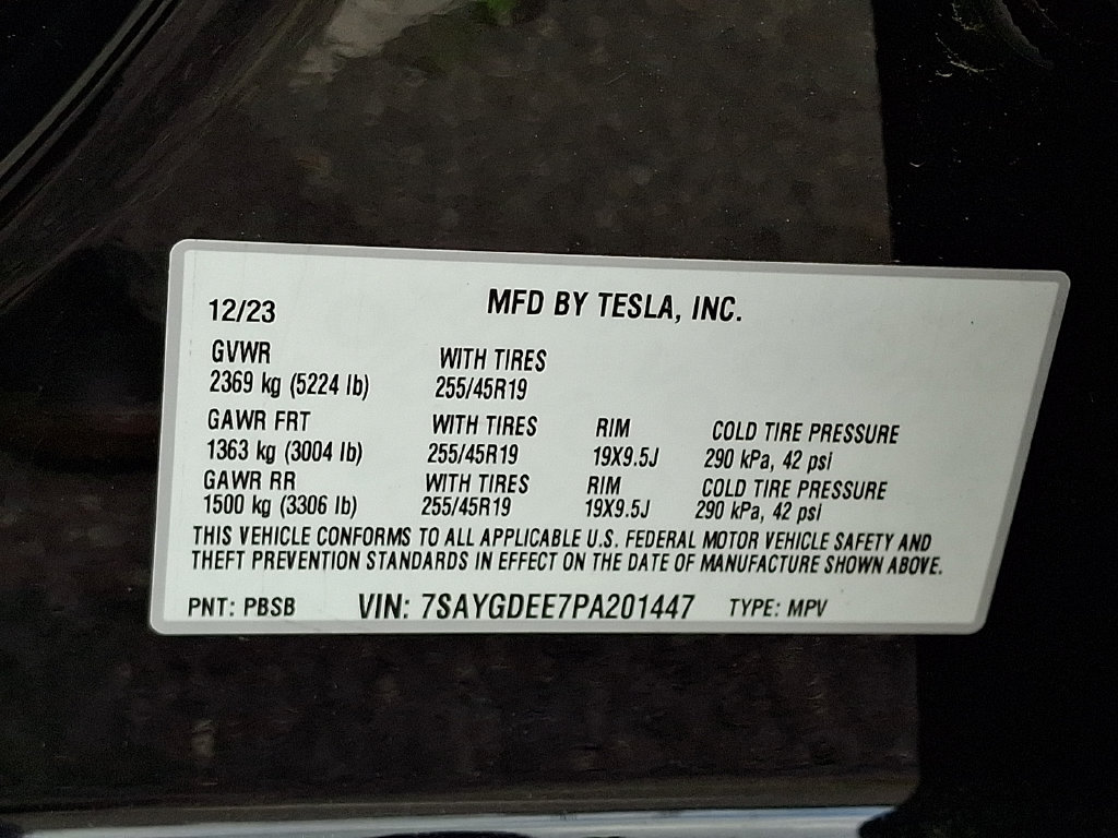 Used 2023 Tesla Model Y Long Range AWD/4WD image 27