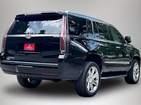 Used 2019 Cadillac Escalade Luxury RWD image 5