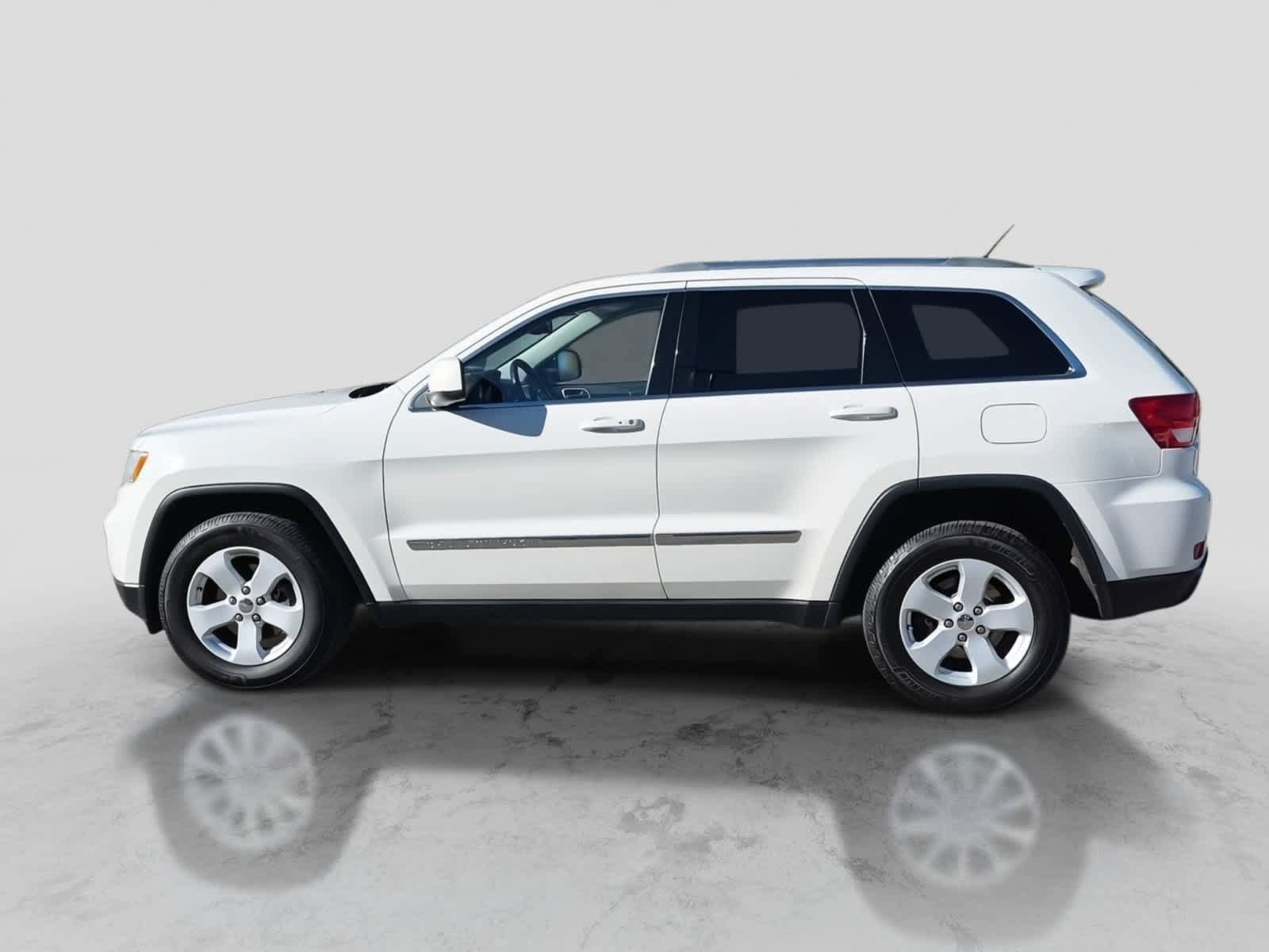 Used 2012 Jeep Grand Cherokee Laredo AWD/4WD image 5