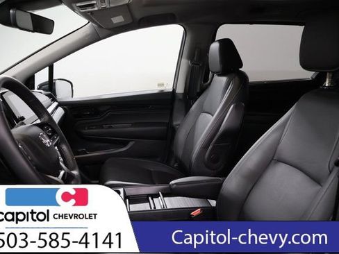 Used 2023 Honda Odyssey Touring image 12